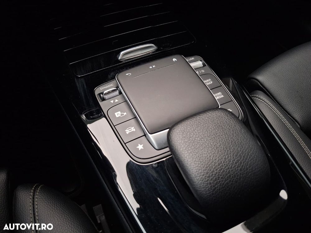 Mercedes-Benz CLA 180 7G-DCT - 31