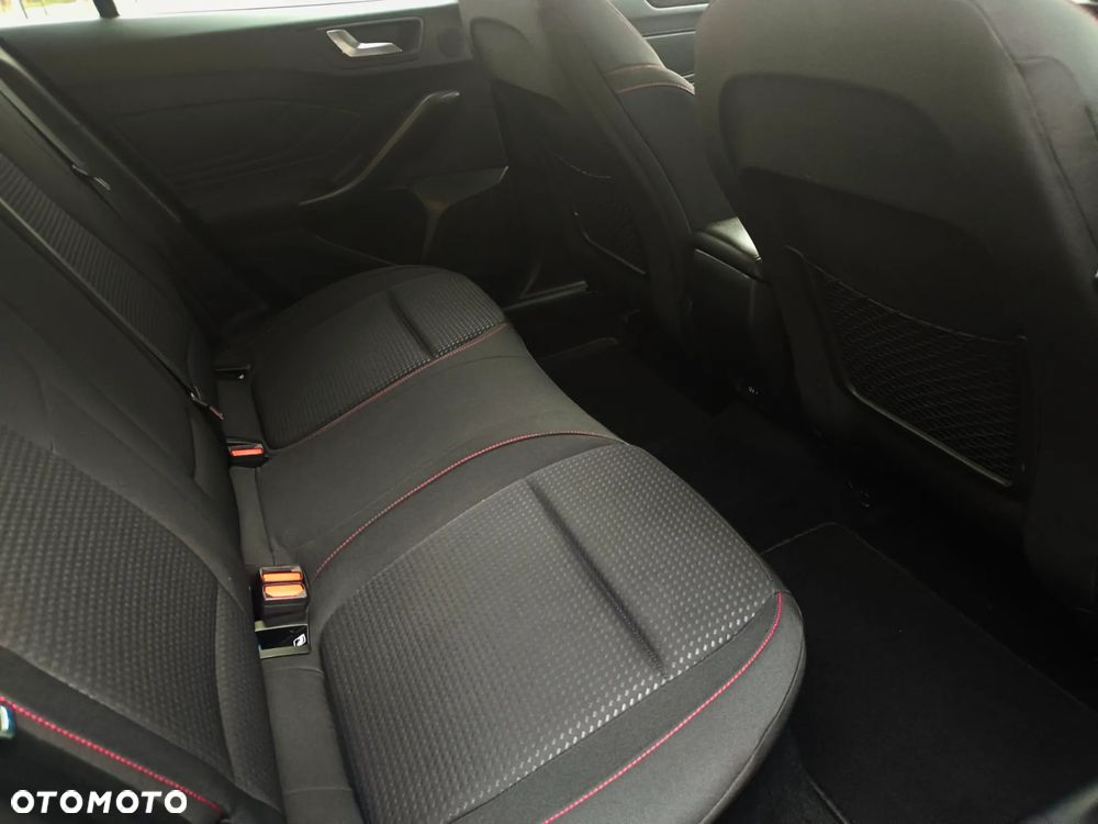 Ford Focus 2.0 EcoBlue ST-Line Business - 33