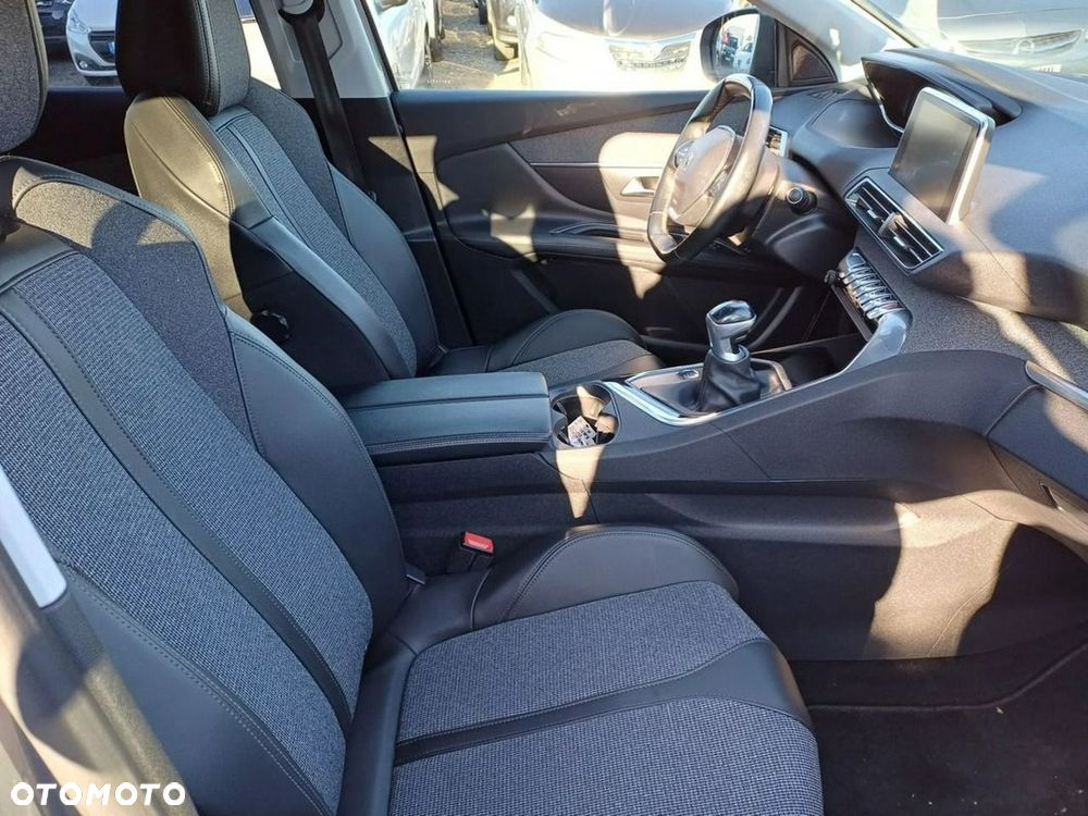 Peugeot 3008 1.2 PureTech Allure S&S - 11
