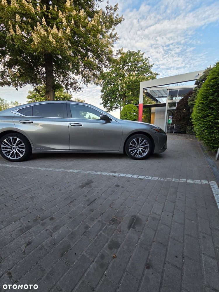 Lexus ES 300h Prestige - 3