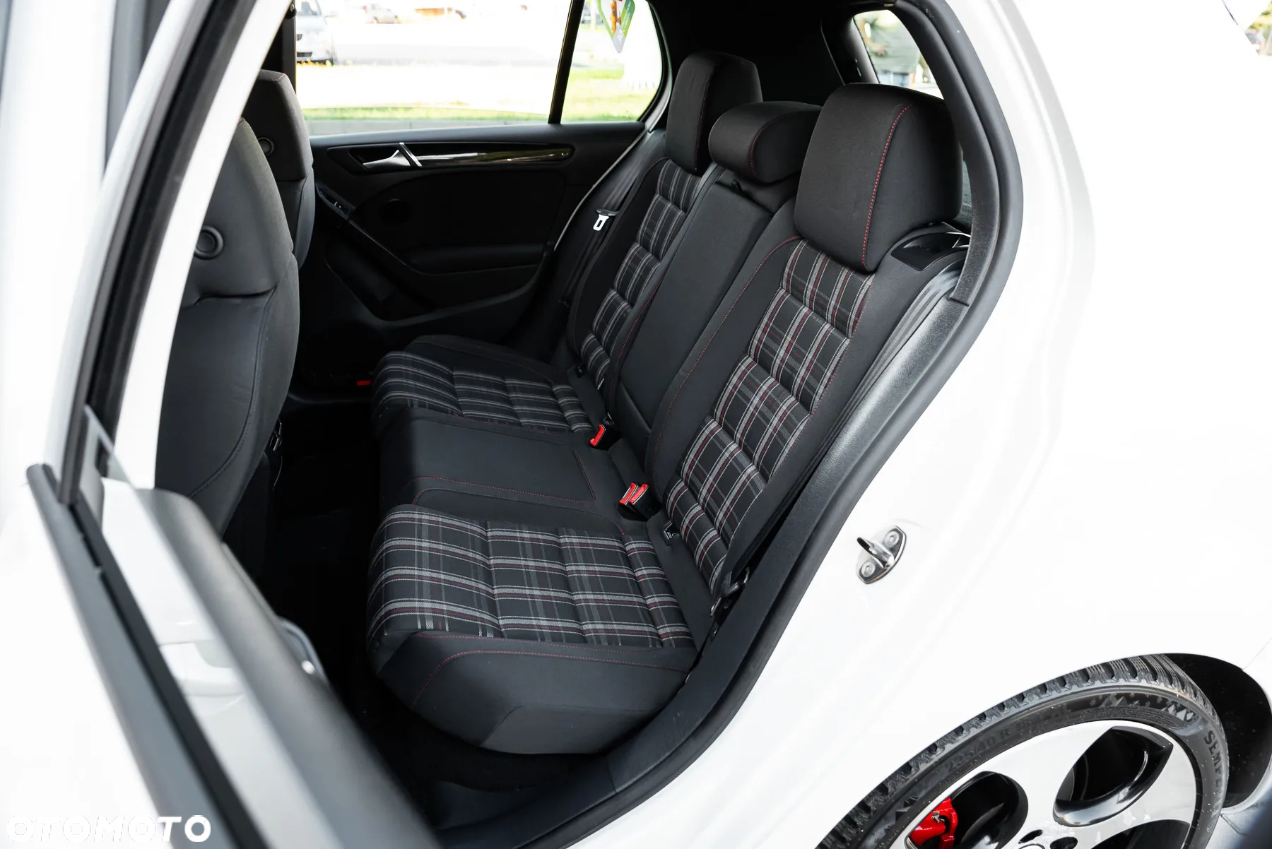 Volkswagen Golf 2.0 GTI DSG - 33