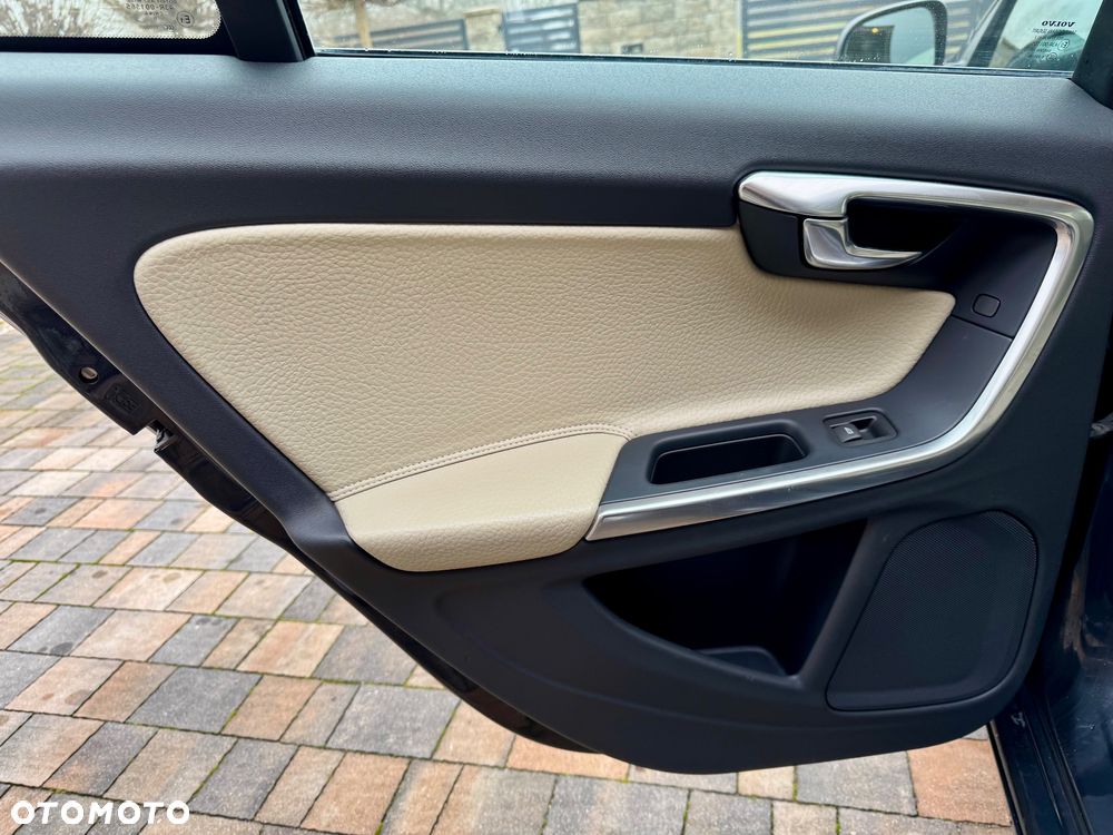 Volvo S60 2.0T Momentum - 9