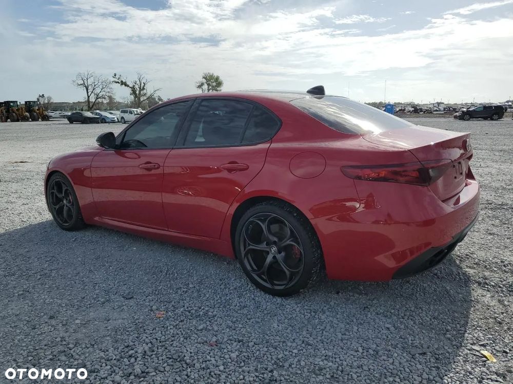 Alfa Romeo Giulia 2.0 Turbo 16V AT8-Q4 Ti - 3