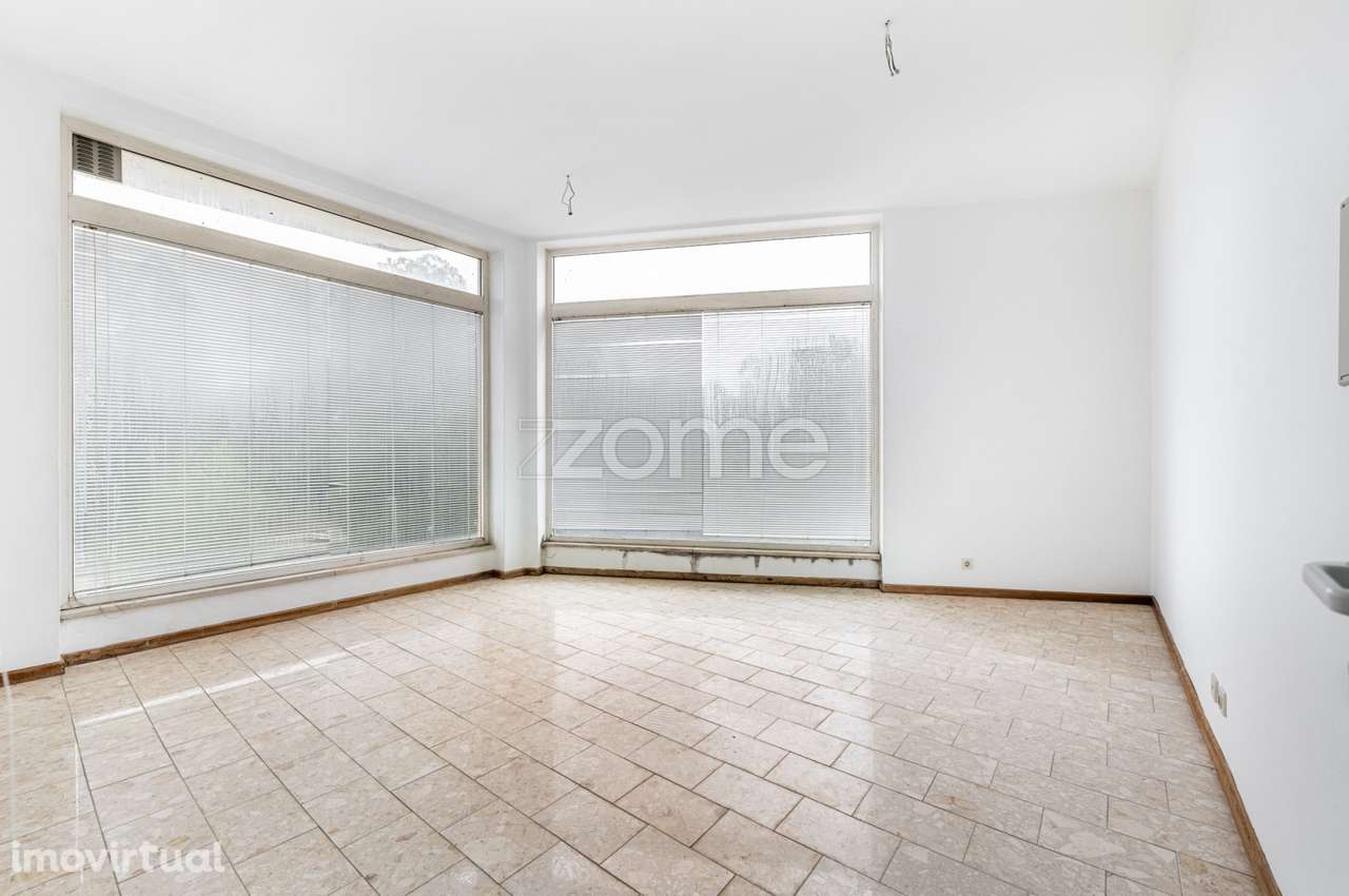 Loja 22 m² - Sobreira . Paredes - Grande imagem: 2/38