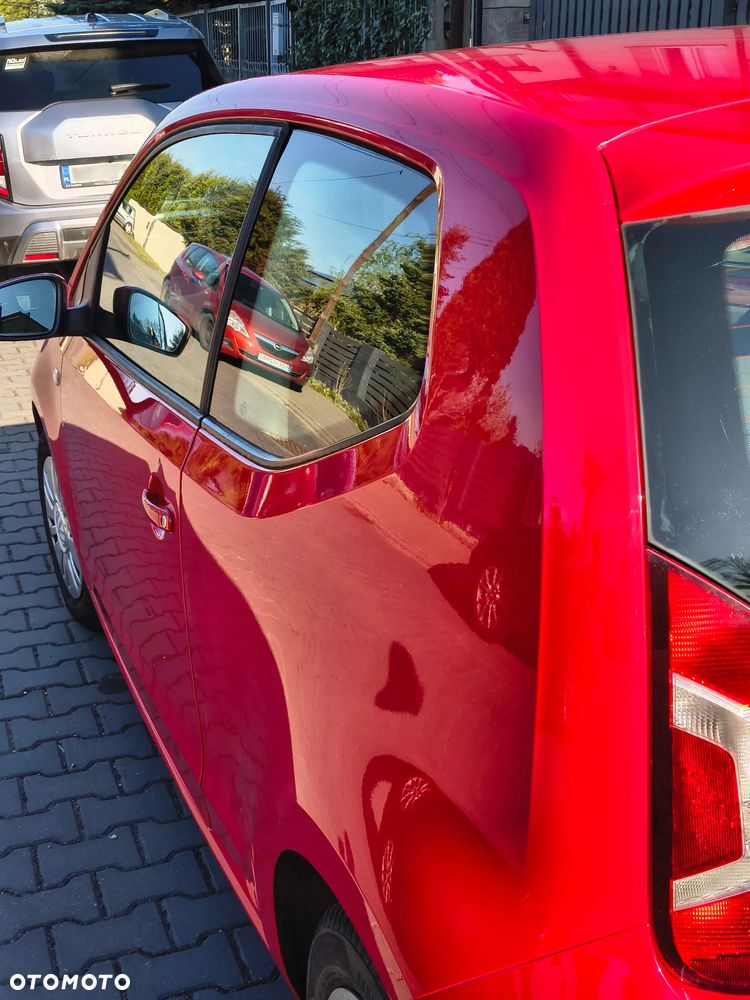 Volkswagen up! move - 5