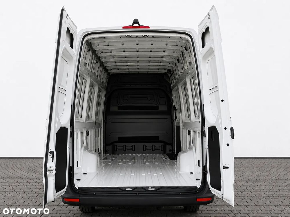 Mercedes-Benz Sprinter - 4