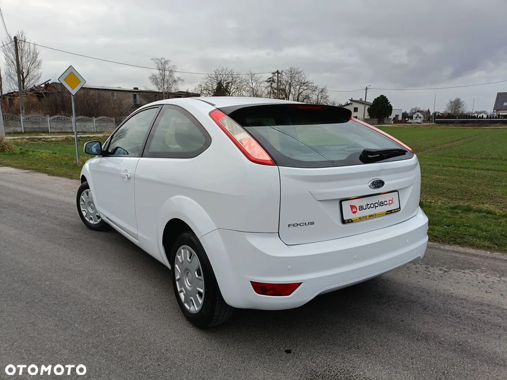 Ford Focus 1.4 16V Style - 33