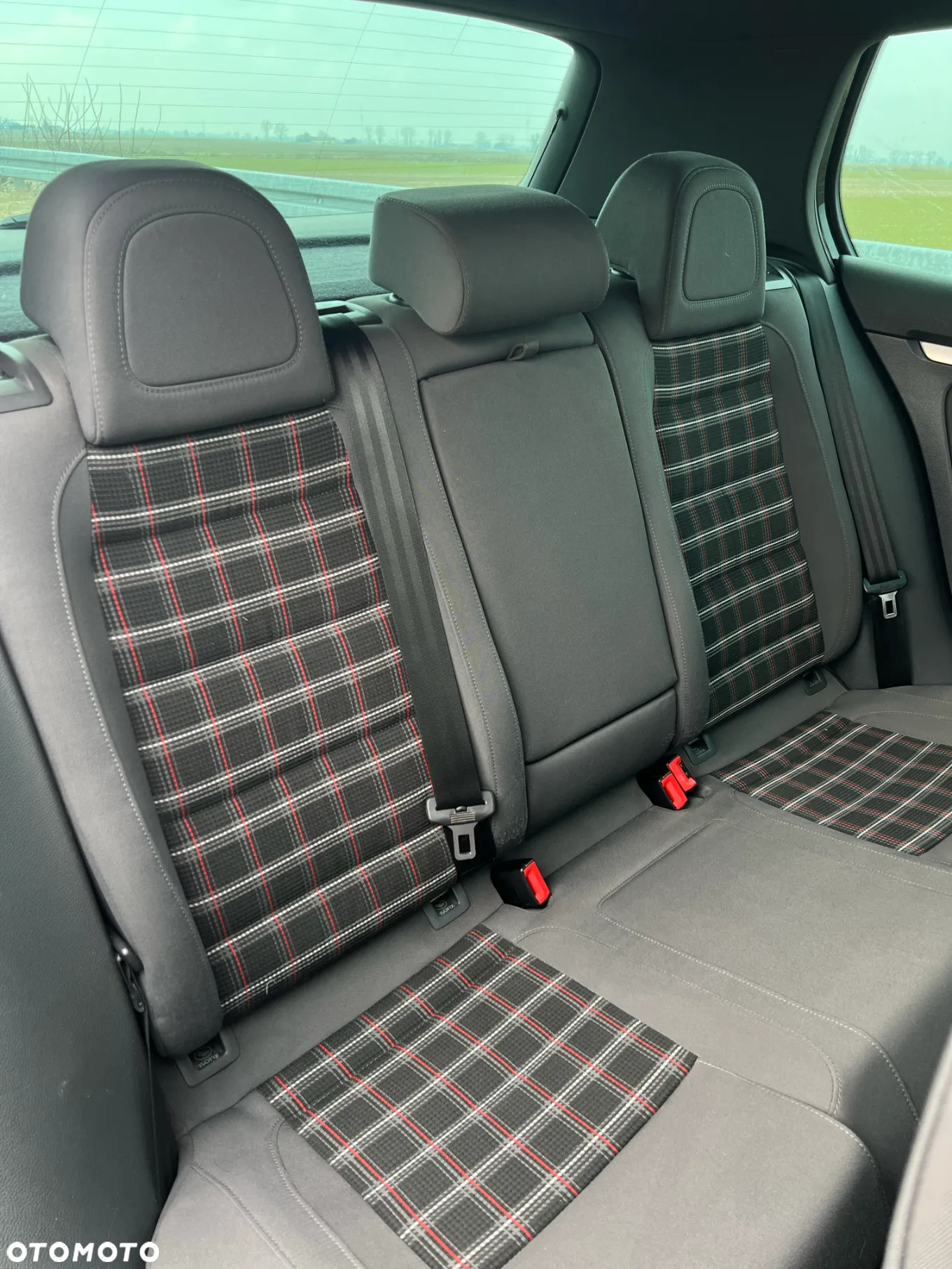 Volkswagen Golf 2.0 GTI DSG - 18