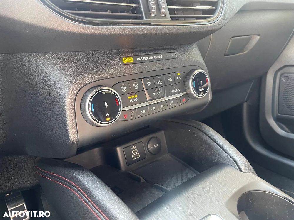 Ford Kuga - 11
