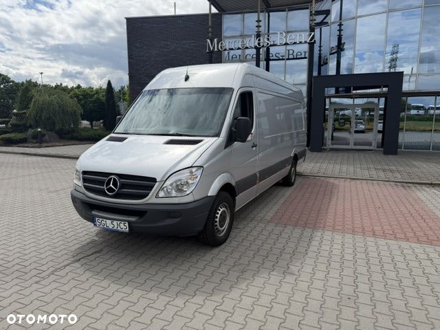 Mercedes-Benz 319 - 16