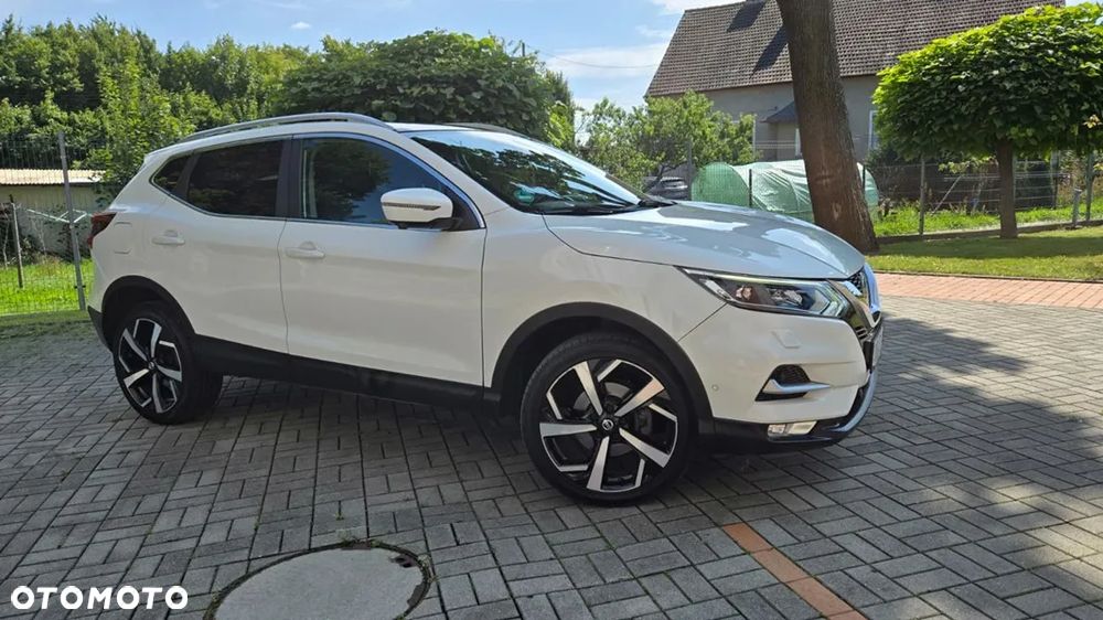 Nissan Qashqai 1.2 DIG-T TEKNA+ - 2