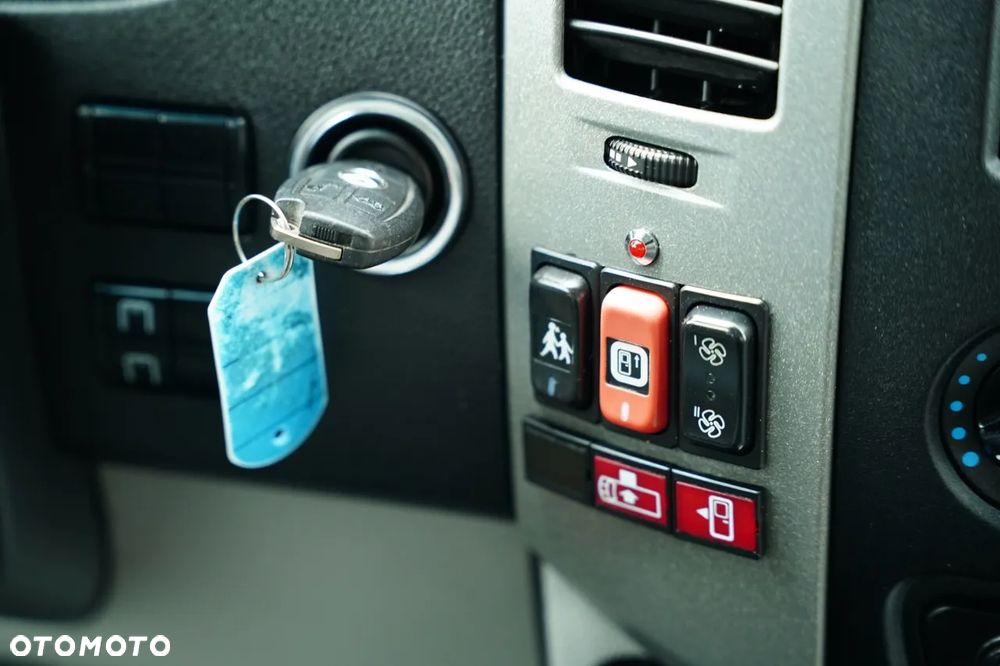 Mercedes-Benz SPRINTER / TRANSFER / KLIMATYZACJA / SPROWADZONY / - 24