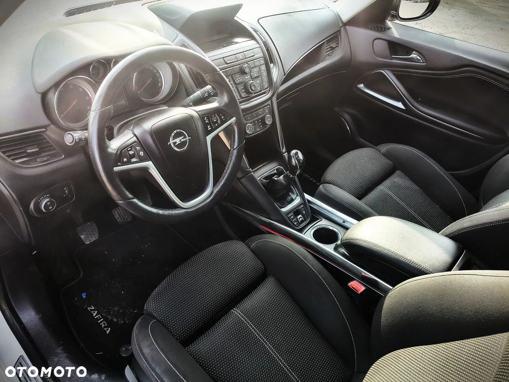 Opel Zafira - 8