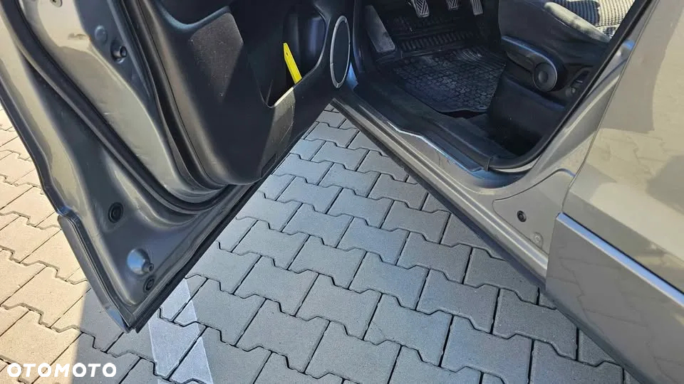 Suzuki Grand Vitara 2.0 - 19