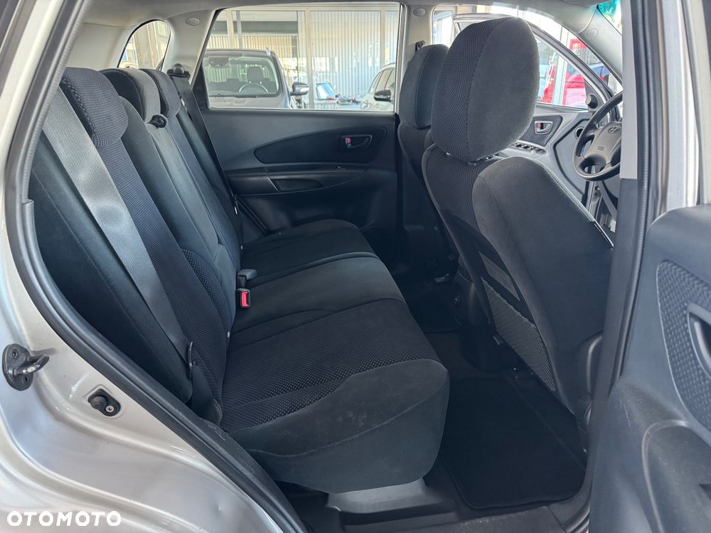 Hyundai Tucson 2.0 Comfort 2WD - 28