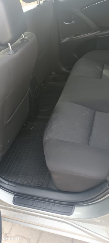 Toyota Avensis 2.0 D-4D - 8
