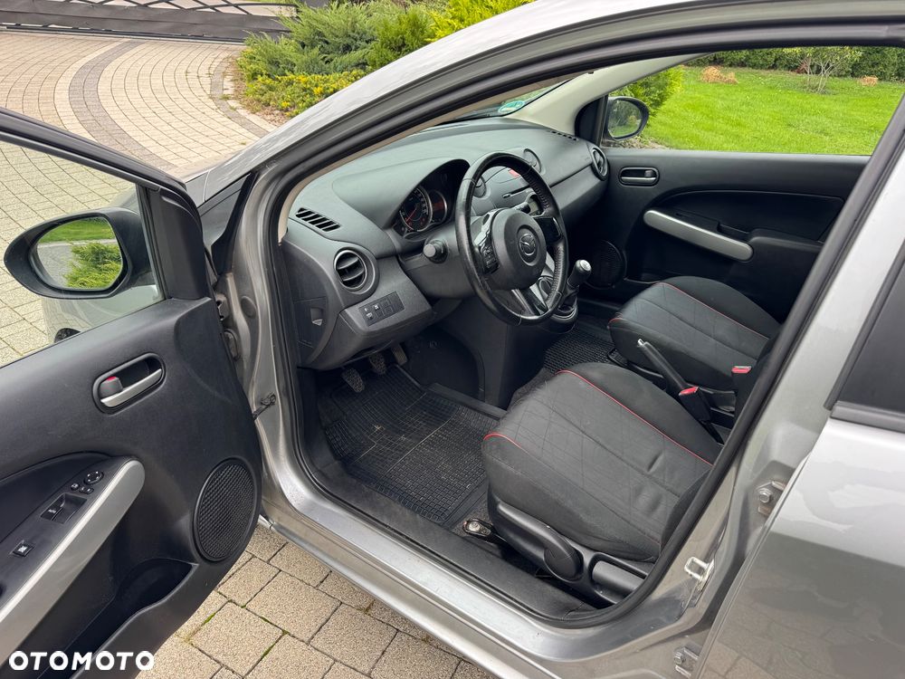 Mazda 2 1.3 MZR Iro - 11