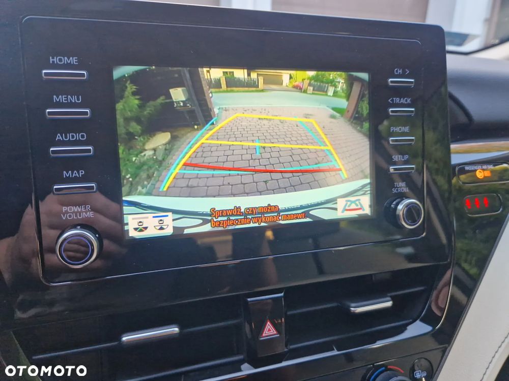 Toyota Camry - 25