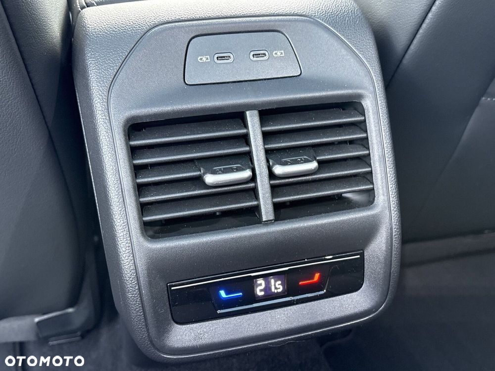 Volkswagen Passat - 34