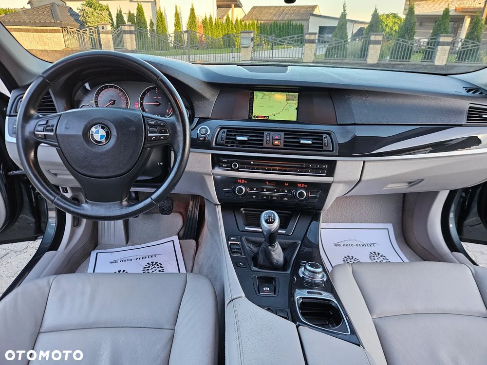 BMW Seria 5 520d Special Edition - 26