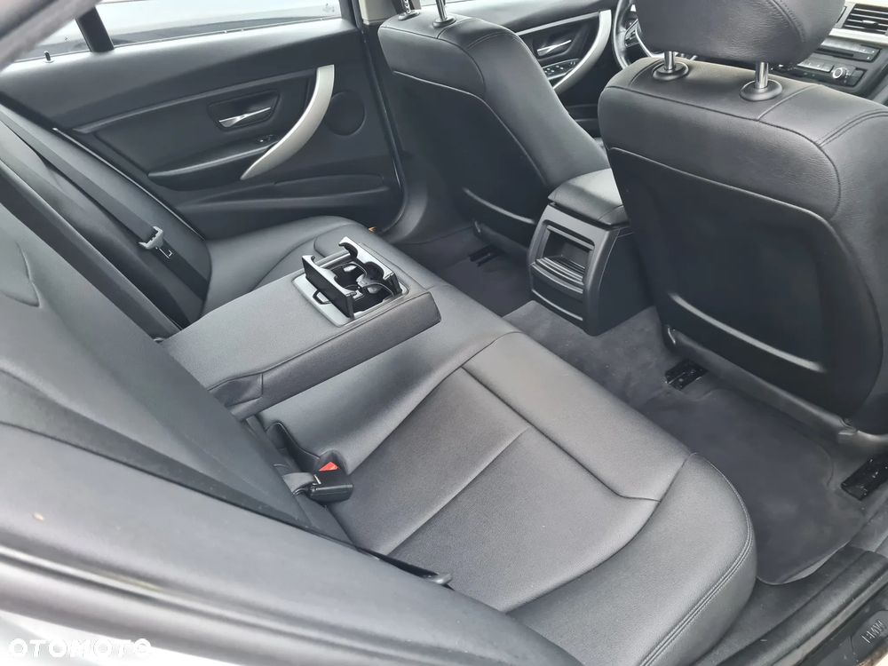 BMW Seria 3 316d Sport Line - 3
