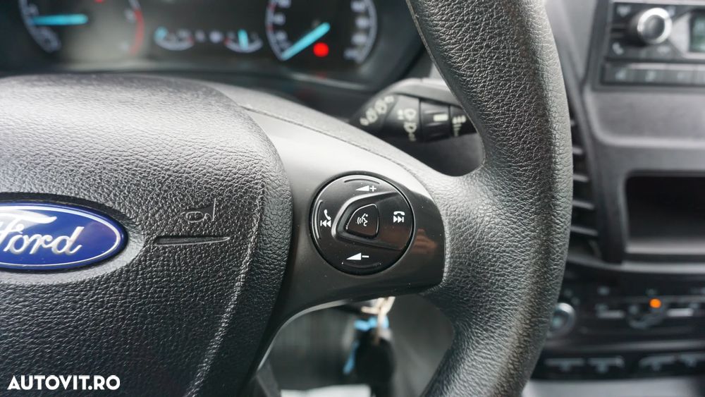 Ford Transit Connect - 19