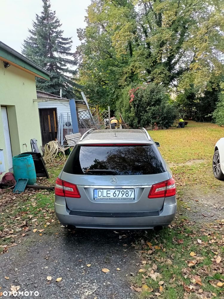 Mercedes-Benz E-Class 2010 photo 5