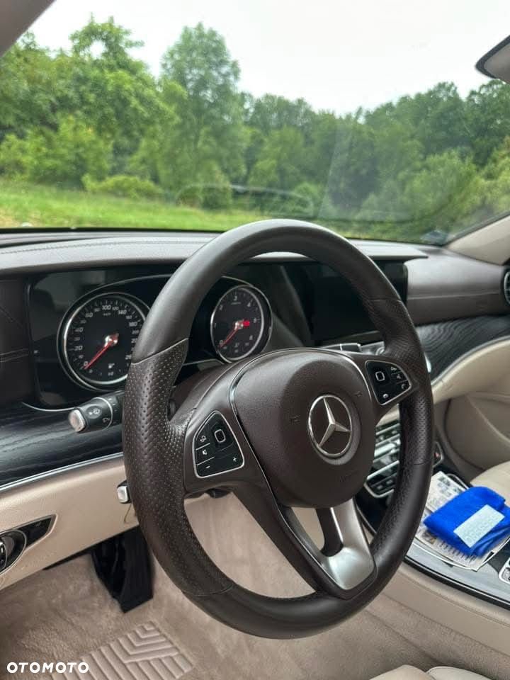 Mercedes-Benz Klasa E 220 d 4-Matic Business Edition 9G-TRONIC - 6