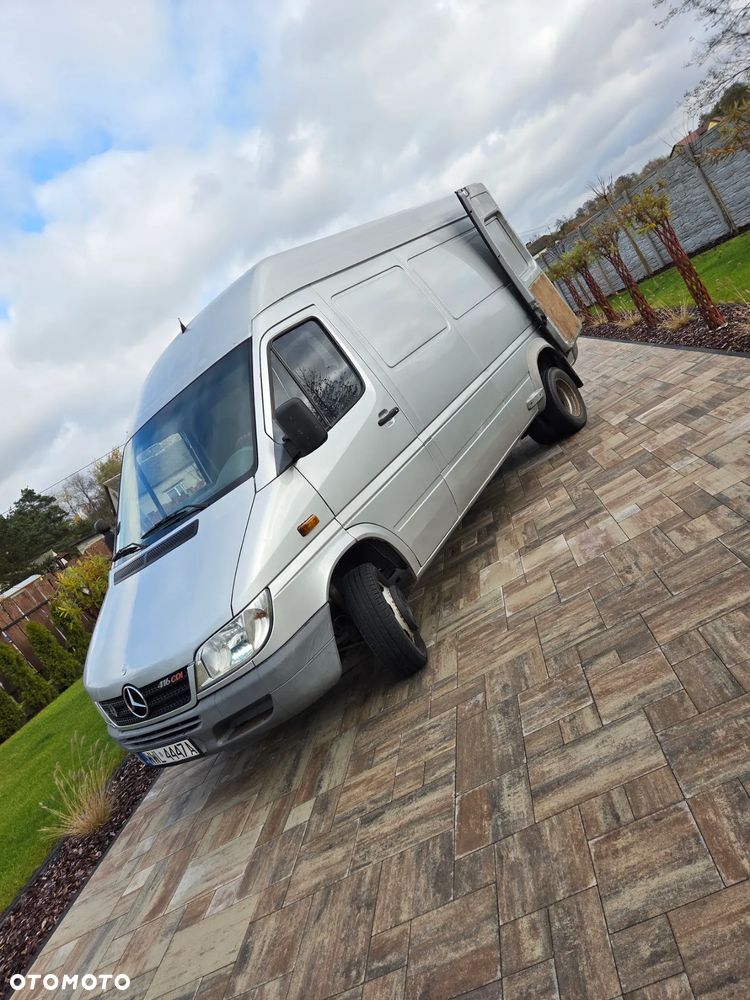 Mercedes-Benz Sprinter - 2