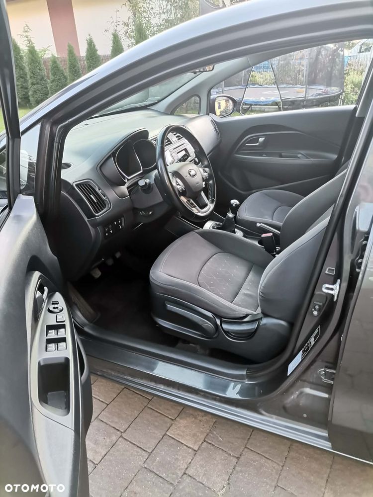 Kia Rio 2016 photo 3