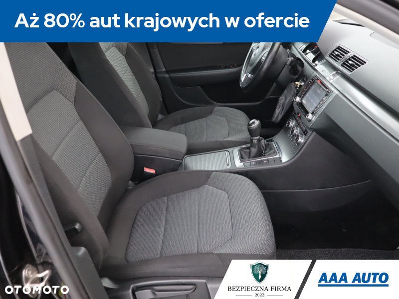 Volkswagen Passat Variant - 11