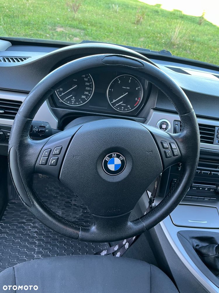 BMW Seria 3 320d - 15