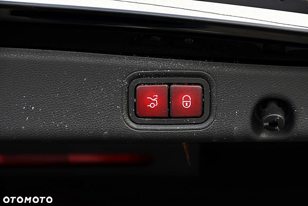 Mercedes-Benz Klasa E 220 d 4-Matic AMG - 39