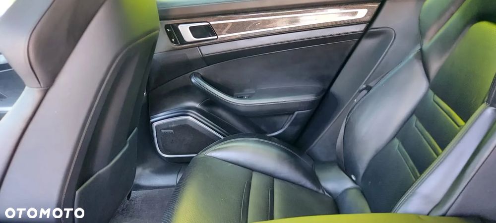 Porsche Panamera 4 E-Hybrid - 31