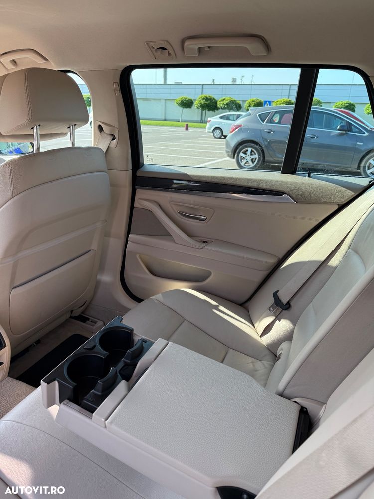 BMW Seria 5 520d Aut. Luxury Line - 13
