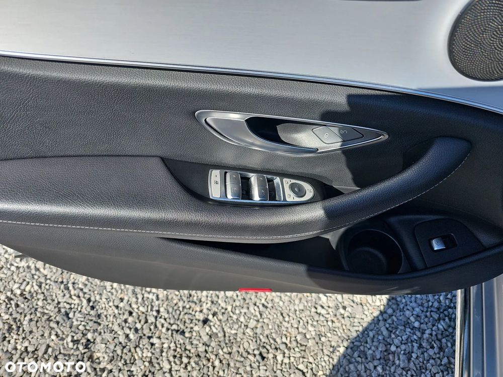 Mercedes-Benz Klasa E 220 d mHEV 4-Matic Exclusive 9G-Tronic - 14