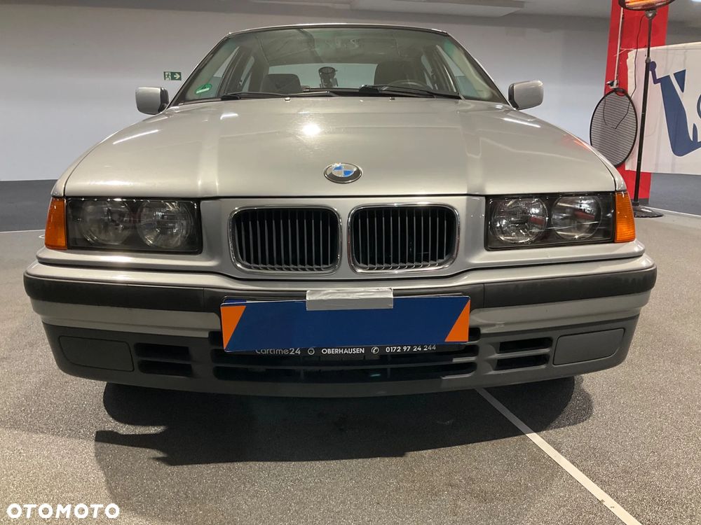 BMW Seria 3 318i - 15
