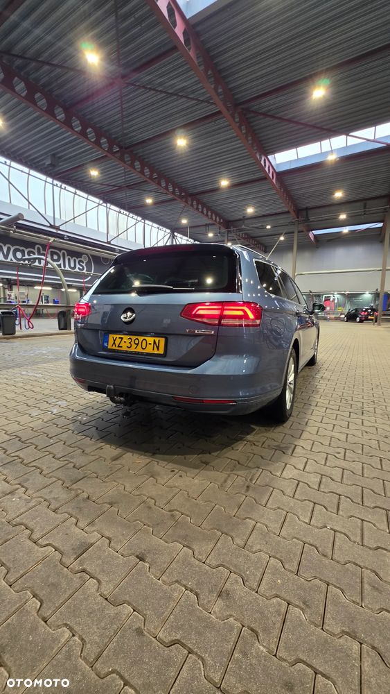 Volkswagen Passat - 20
