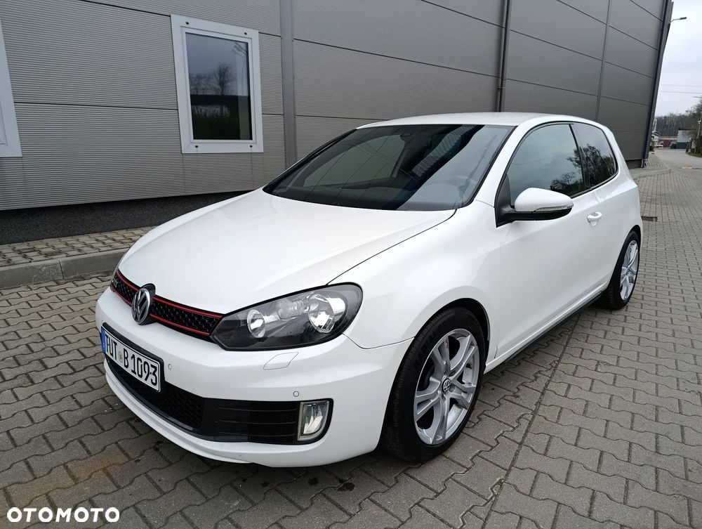 Volkswagen Golf 2.0 GTI - 1