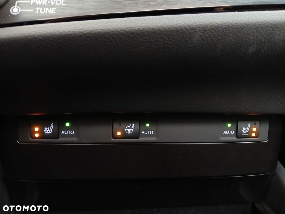 Lexus ES 300h Business Edition - 24