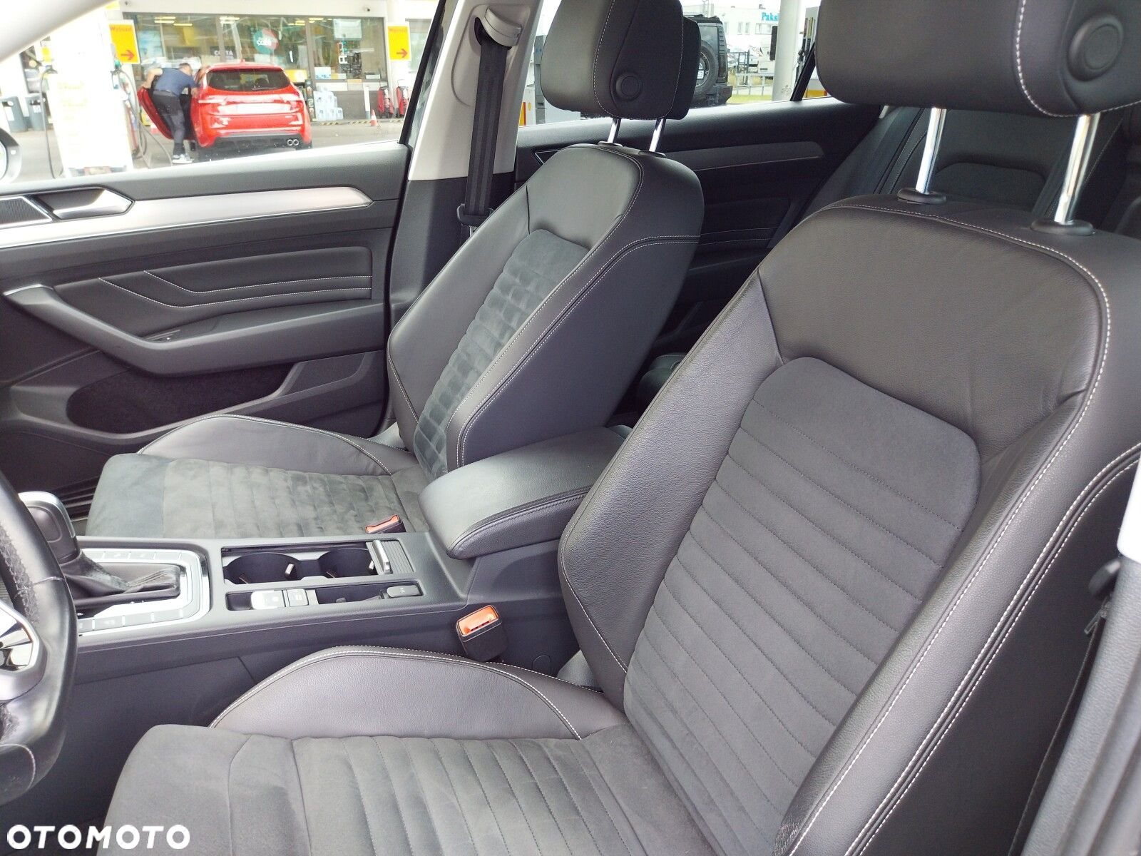Volkswagen Passat 2.0 TDI Elegance DSG - 9