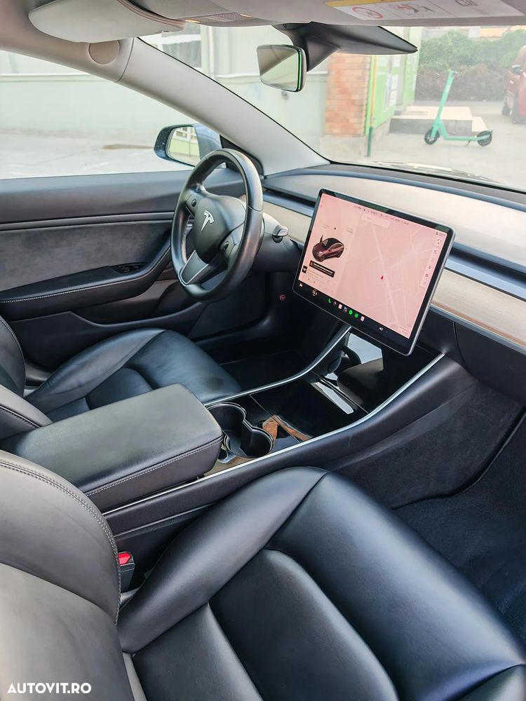 Tesla Model 3 - 11