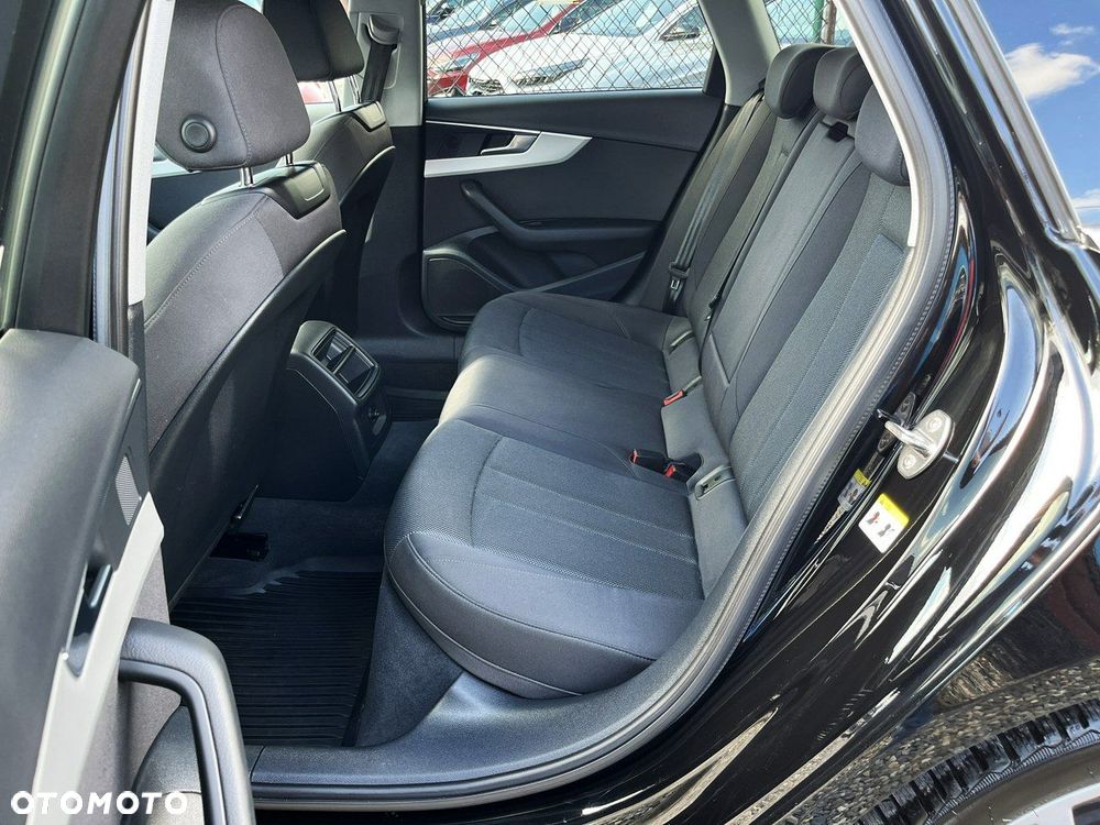 Audi A4 Avant 35 TFSI mHEV Advanced S tronic - 36