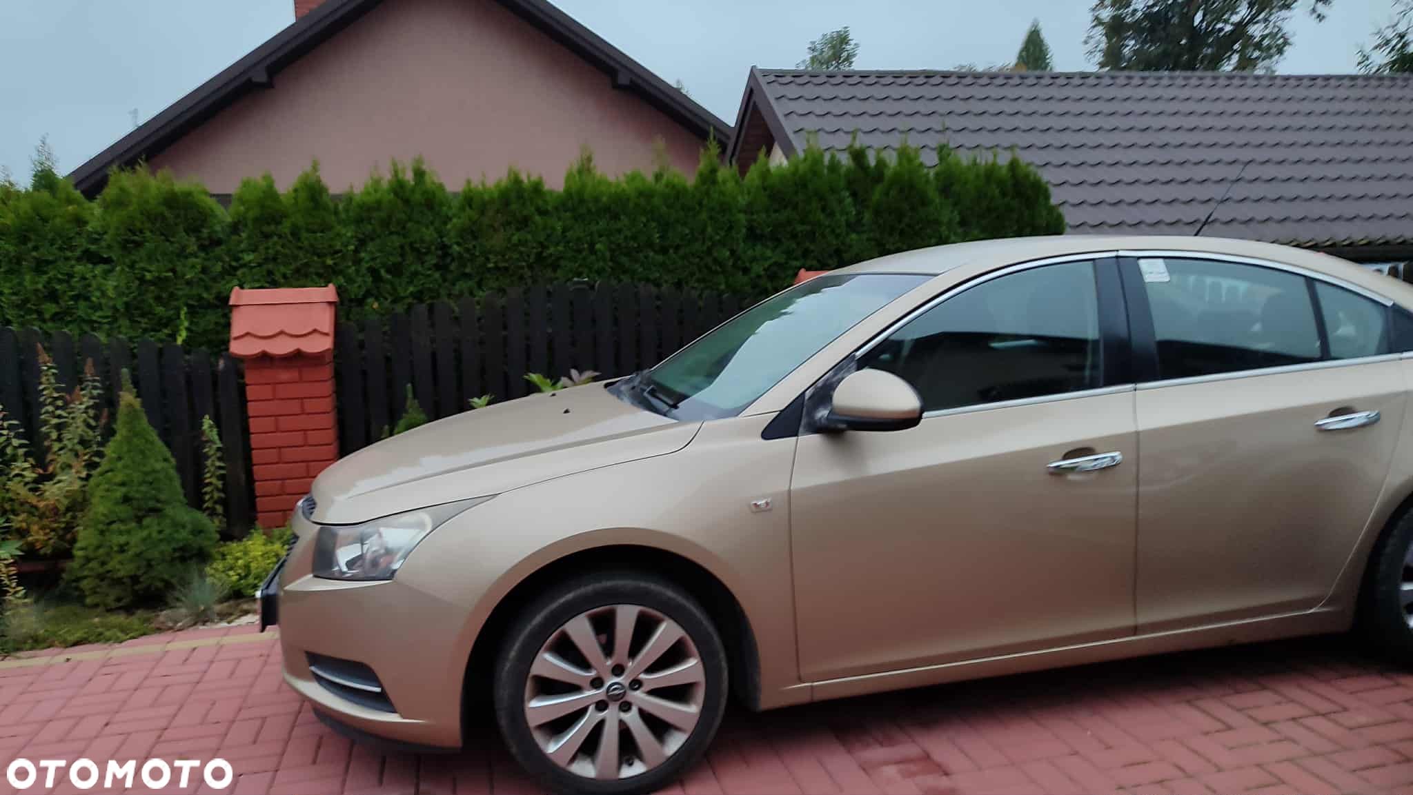 Chevrolet Cruze 1.6 Base - 1