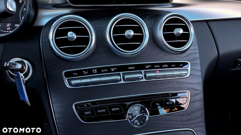 Mercedes-Benz Klasa C 300 7G-TRONIC AMG Line - 22