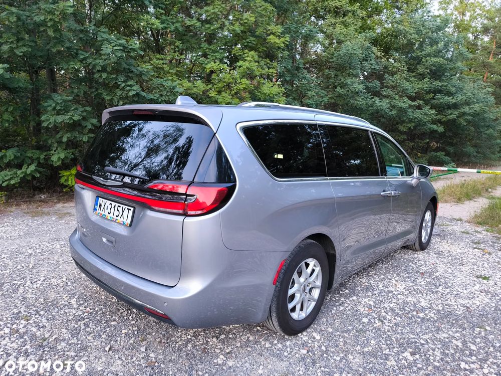Chrysler Pacifica - 4