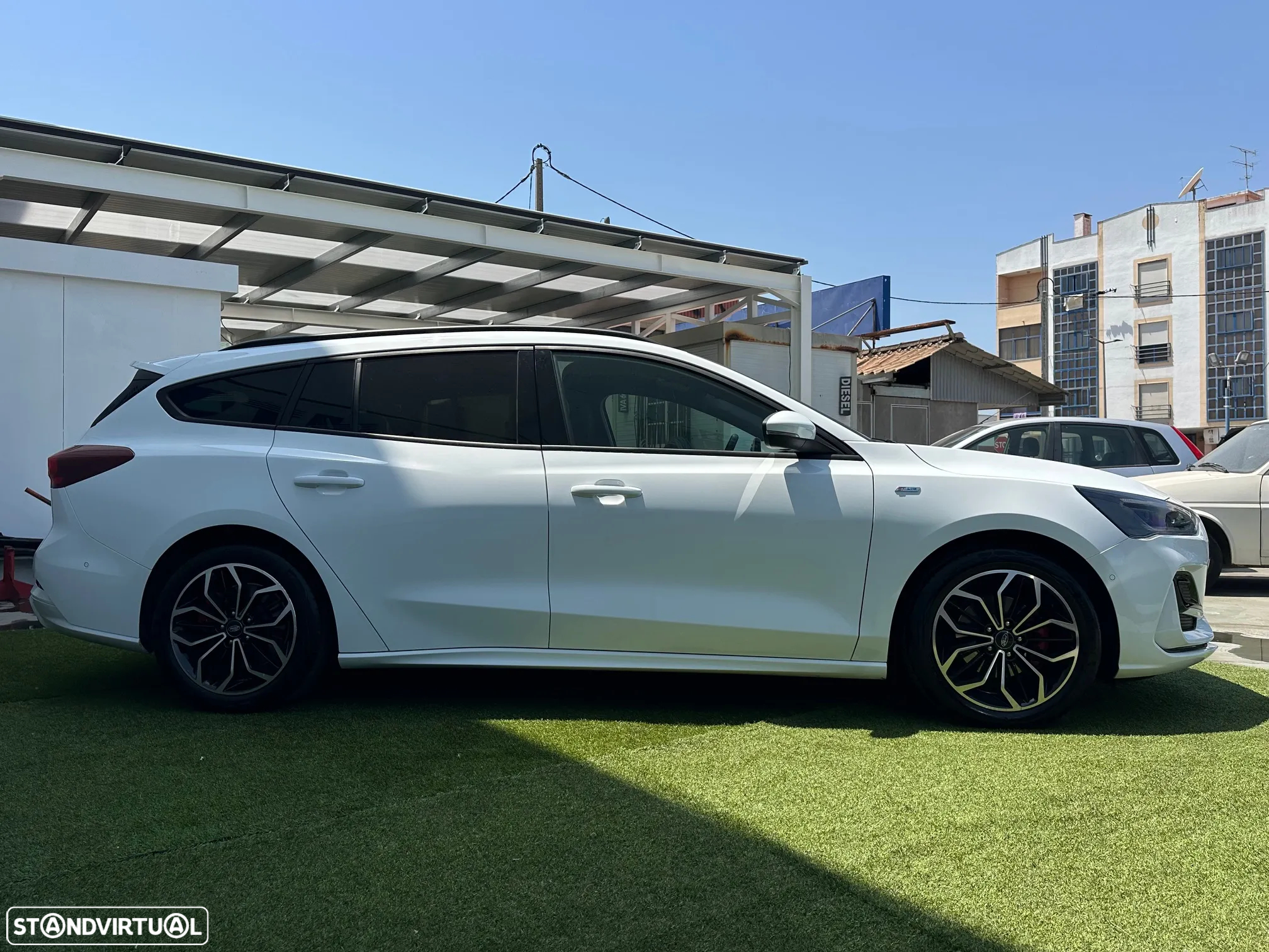 Ford Focus SW 1.0 EcoBoost MHEV ST-Line X - 4