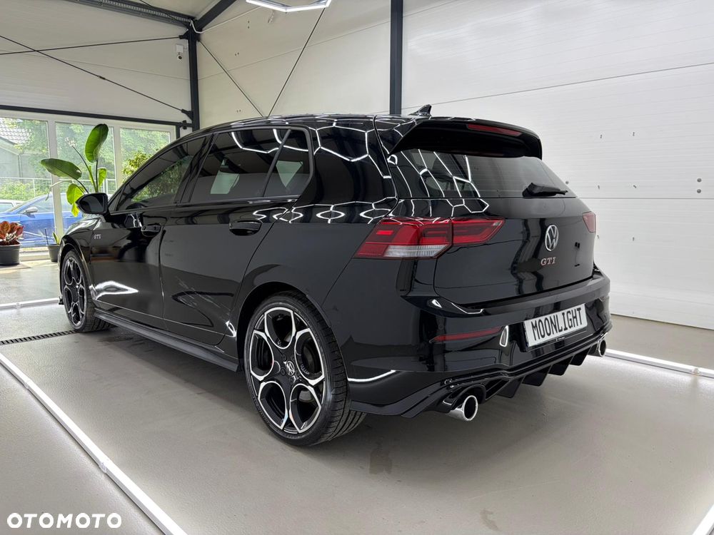 Volkswagen Golf - 11