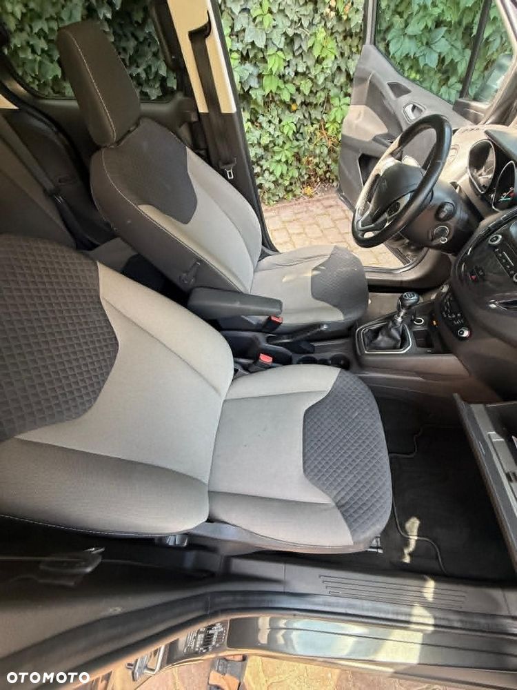 Ford Tourneo Courier 1.0 EcoBoost Titanium - 23