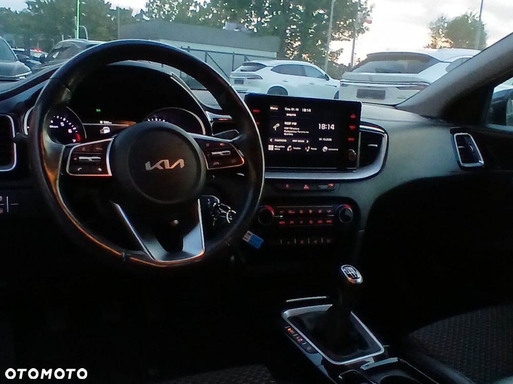 Kia Ceed - 10